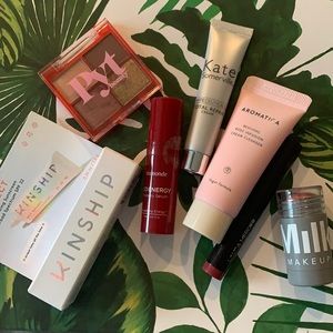 Makeup and skin care sample bundle
